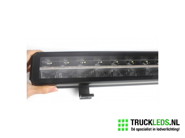 LED bar 180W black 42" met stadslicht.